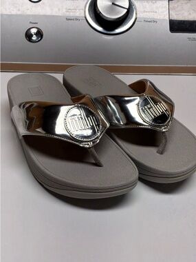 Fitflops Demelza logo new in box SZ 6